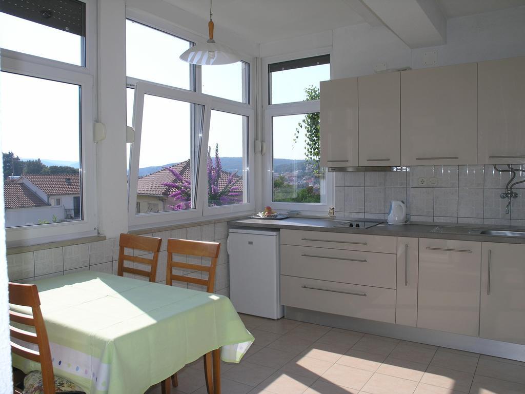 Apartments Rubinic Jelsa  Zimmer foto