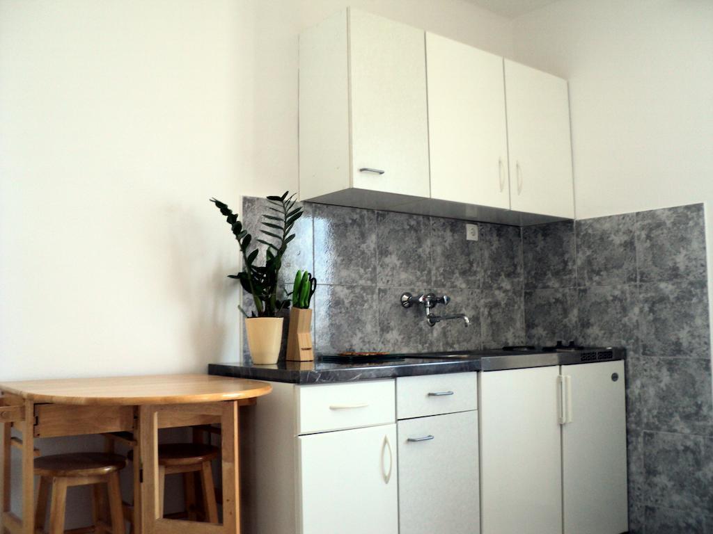 Apartments Rubinic Jelsa  Zimmer foto